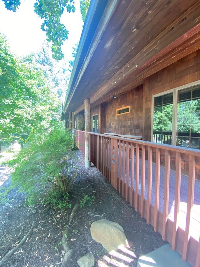 Building Photo - Quaint Country Living (APP#143)