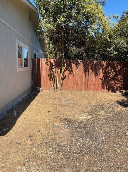 Building Photo - 7663 Jacaranda Ct