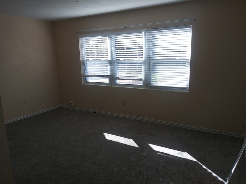 Building Photo - 605 S Summerlin Ave