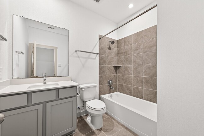 Building Photo - 1107 Lakes Edge Ln