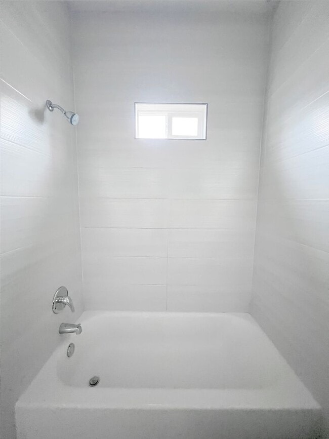 Building Photo - MOVE IN SPECIAL! - Beautiful 3bed/2bath Home in Edinburg -$1,000.00