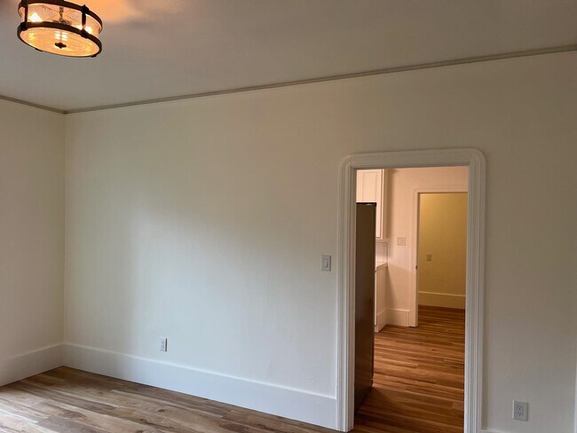 Building Photo - 708 N L St