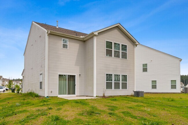 Building Photo - Easy Living in North Creek Village!