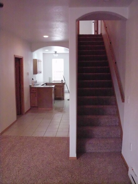 Building Photo - 1303 E 2nd St