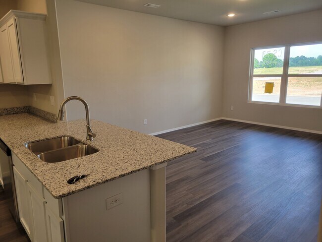 Building Photo - 2449 N Gooseberry Ln