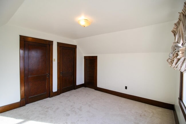 Building Photo - 316 Pine St