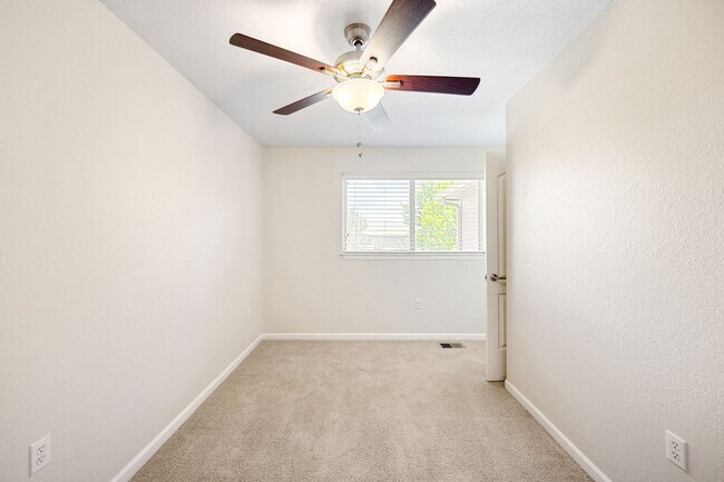 Building Photo - Spacious 3BR + Loft in the Palomino Park Community - Perfect for Comfortable, Convenient and Quit...