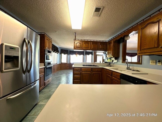 Building Photo - Live on the Lake in Lakeland!!
