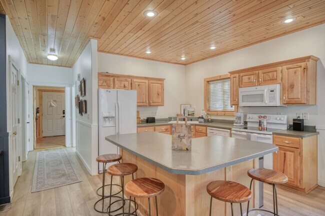 Building Photo - 3627 Bills Loop Rd