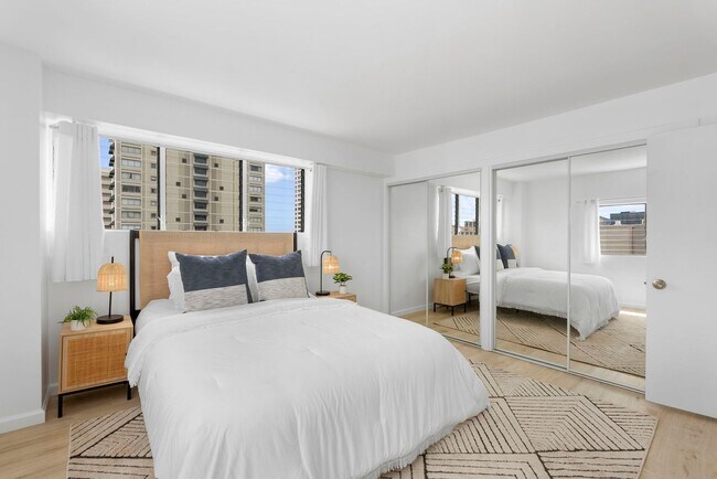 Building Photo - Renovated Unfurnished 2 bedroom, 1.5 bath ...