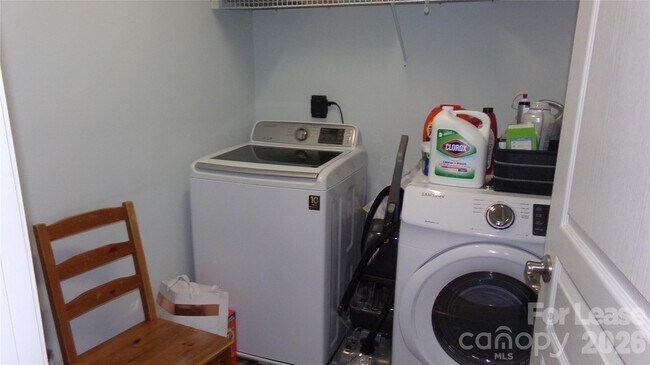 Building Photo - 10418 Glenmeade Rd