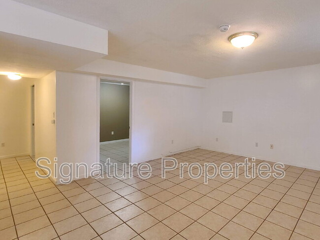 Building Photo - 10 Lockwood Dr