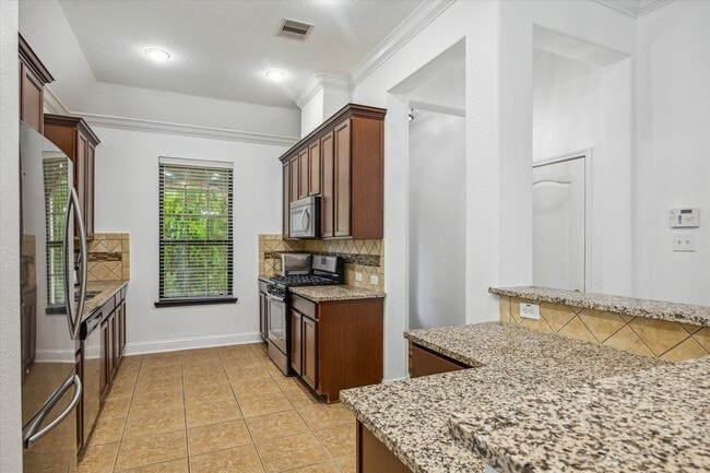 Building Photo - 31 Butternut Grove Place