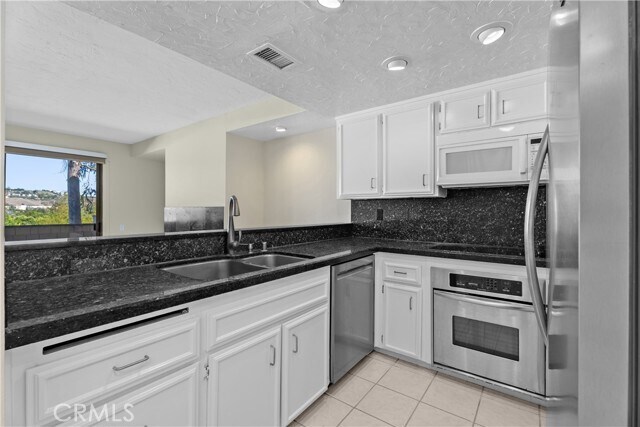 Building Photo - 33532 Valley View Ct