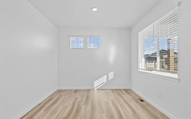 Building Photo - Berthoud Home