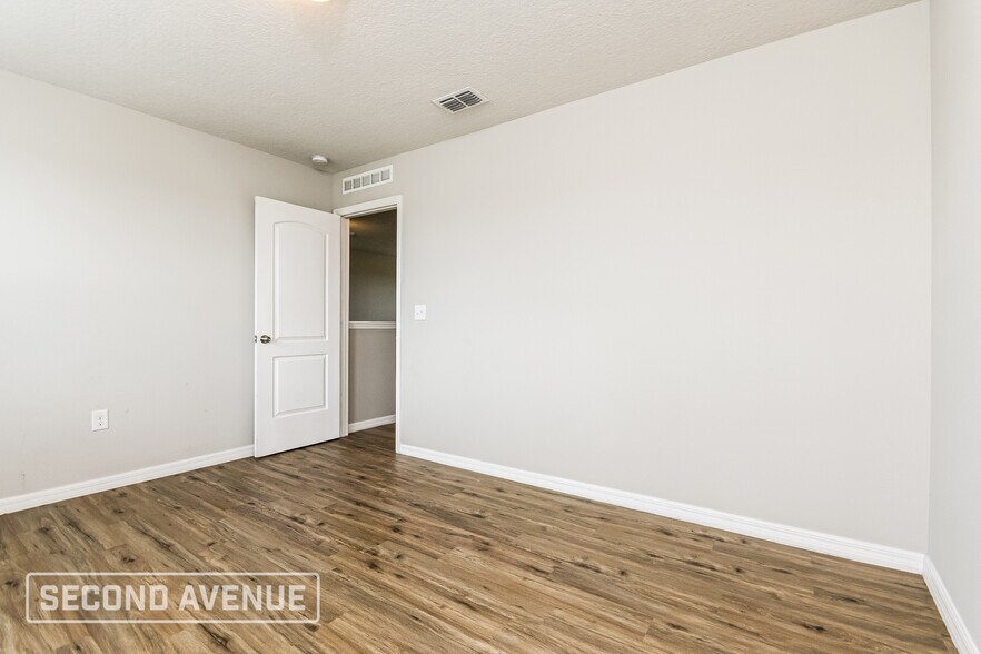 Building Photo - 2179 Rock Dr