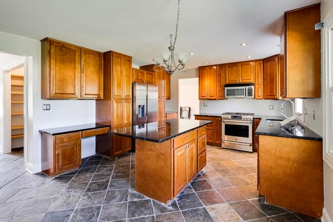 Building Photo - 1526 Carrol Ct