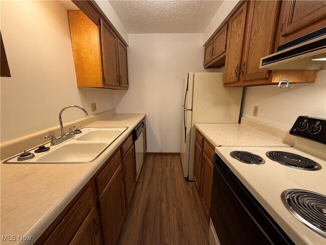 Building Photo - 4107 Orchard Dale Dr NW