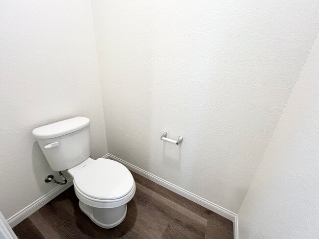 Building Photo - 2625 Dahlia Fls Ave