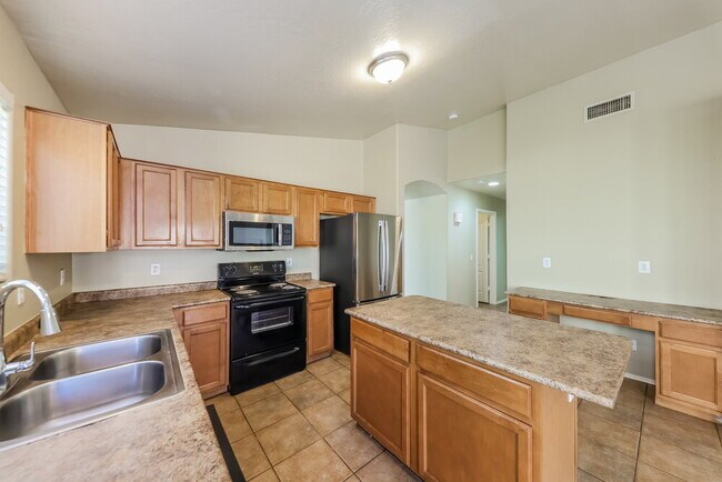 Building Photo - 11402 W Davis Ln