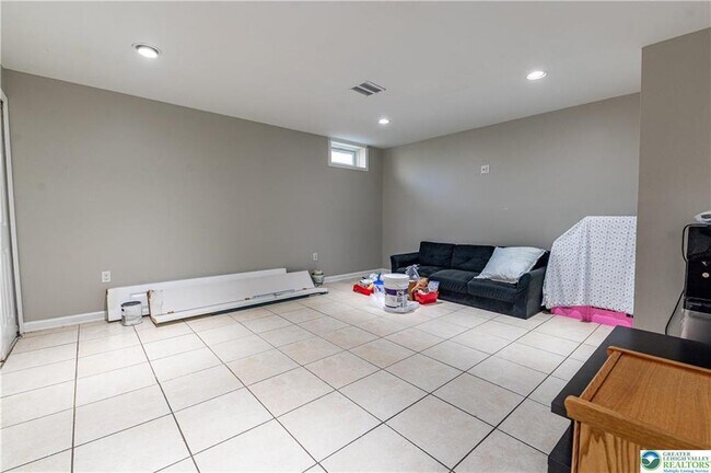 Building Photo - 2512 Gila Dr