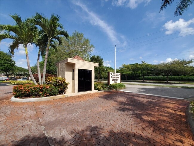 Building Photo - 10451 W Broward Blvd