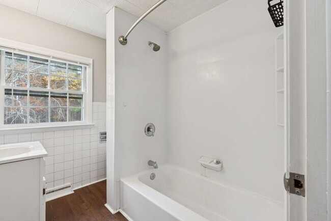 Building Photo - 1087 Littlefield Rd