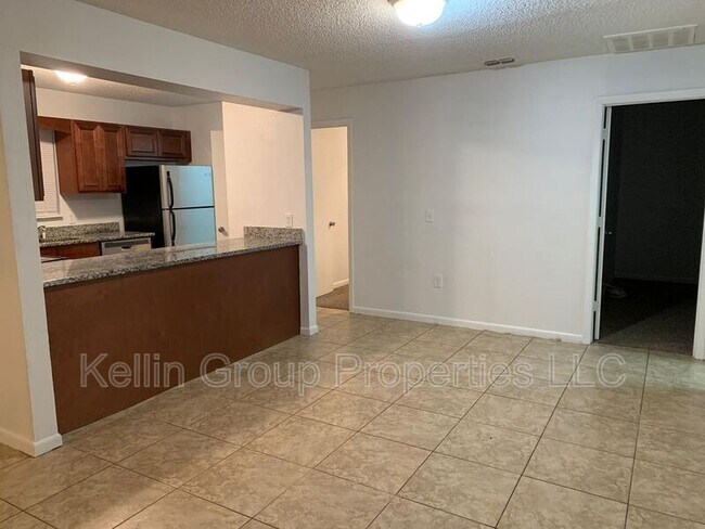Building Photo - 858 Fox Lake Dr