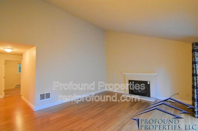 Building Photo - 18922 NW Nelscott St