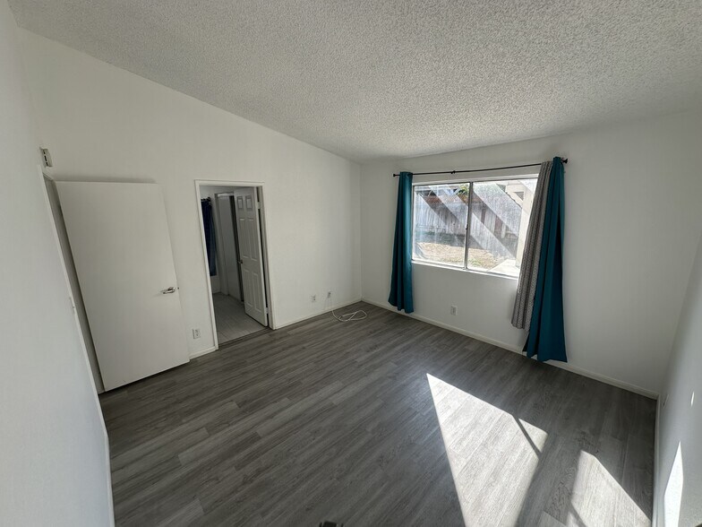 Building Photo - 4732 Katrina Pl