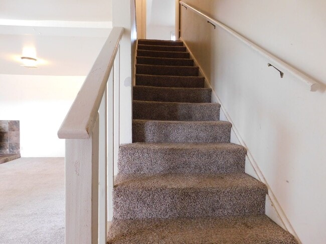 Building Photo - Country Living in Fruita