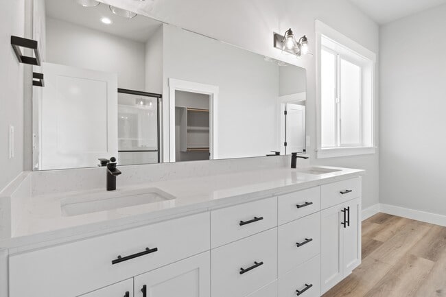 Building Photo - 1026-KE1026 Sassafras St