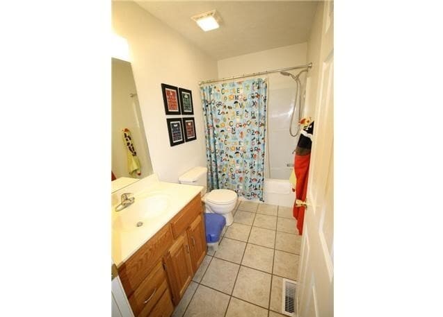 Building Photo - 4 bedroom, 3 bath Ranch Style Home