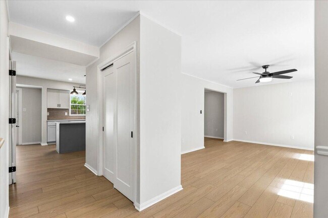 Building Photo - 7375 Freestate Dr