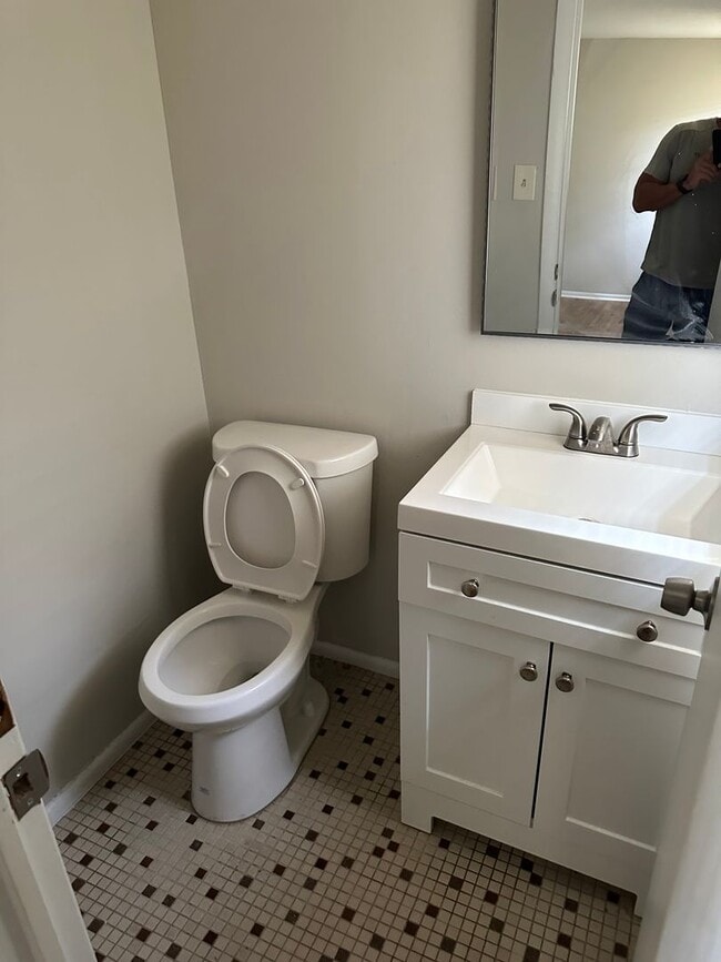 Building Photo - Cozy Home in Cloverdale