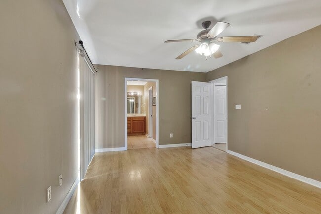 Building Photo - 3 bedroom in Ft Walton!!