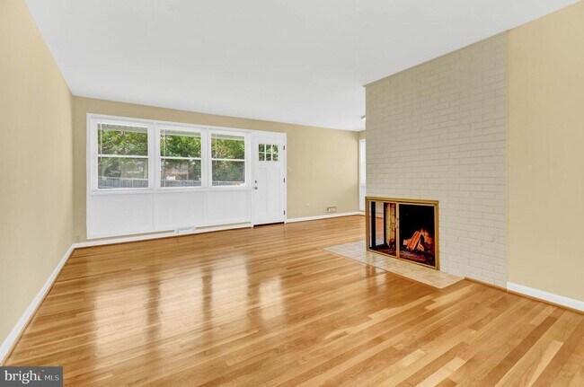 Building Photo - 10228 Farnham Dr