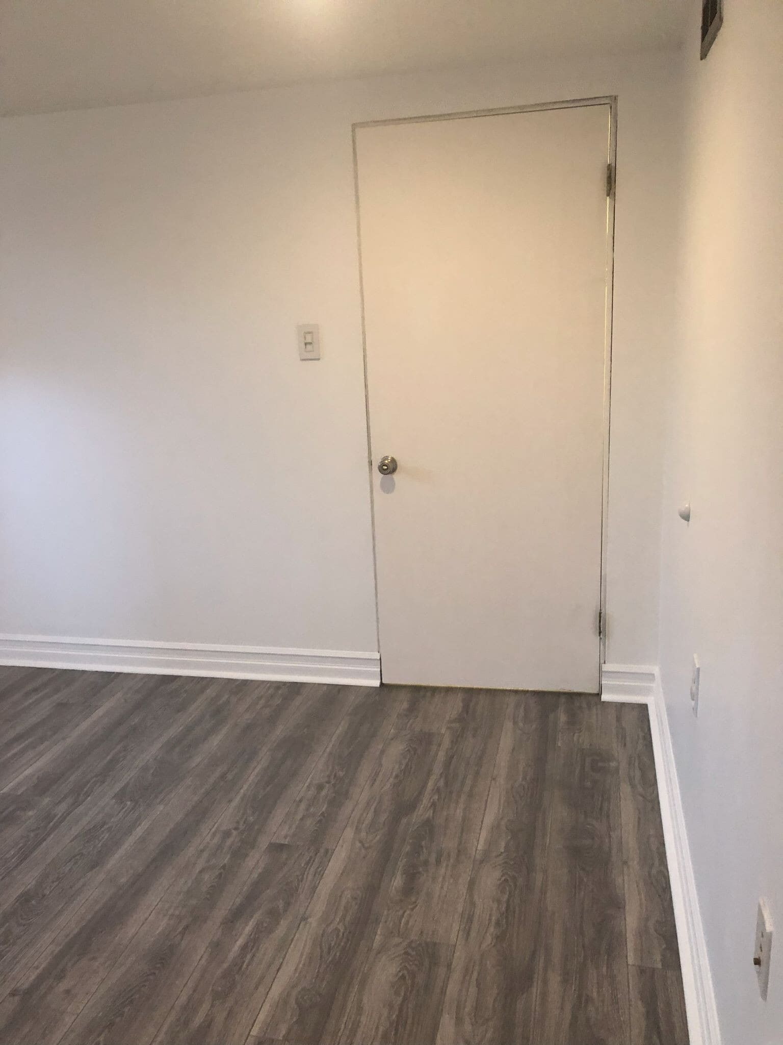 Building Photo - 516 E Wedgewood Ave