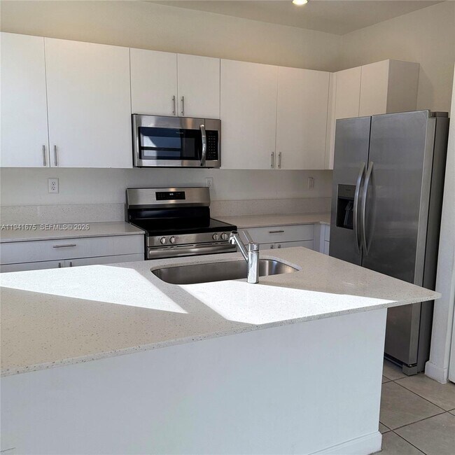 Building Photo - 13370 SW 287th Ter