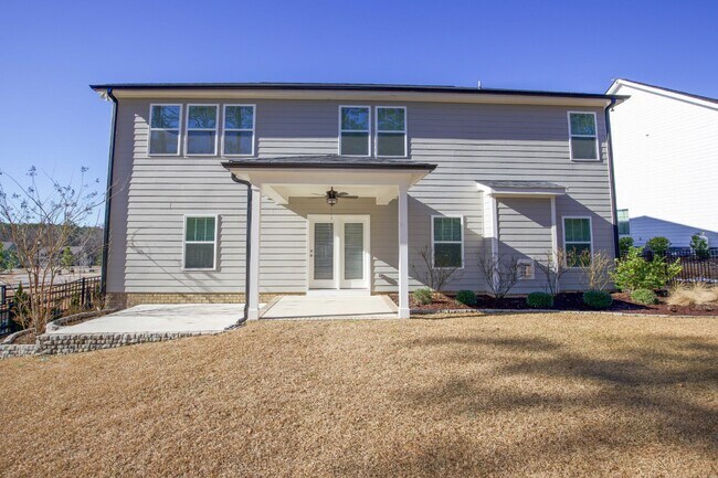 Building Photo - Charming 4 Bedroom Rental Home with Spacio...