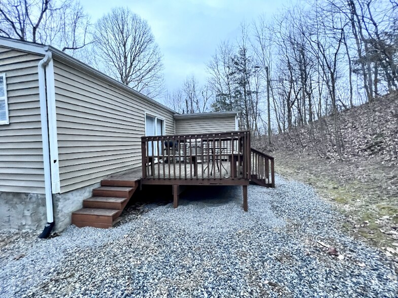 Building Photo - 17 Emmy Ln