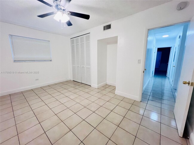 Building Photo - 1710 SW 98th Ct