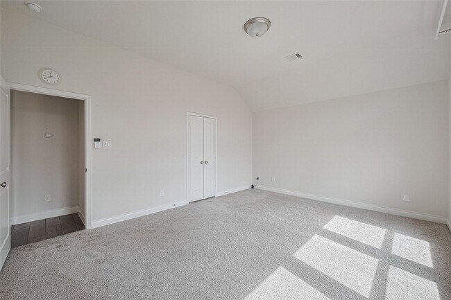 Building Photo - 6906 Montclair Colony Trl