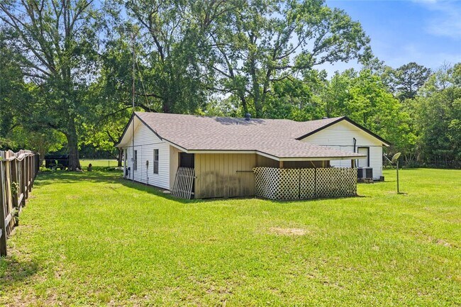 Building Photo - 20339 Pin Oak Loop