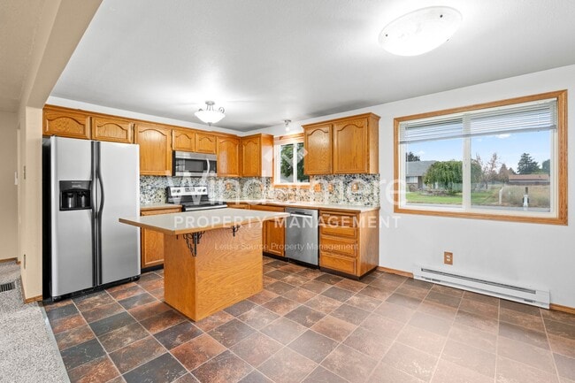 Building Photo - 4 Bedroom Home In Spokane Valley