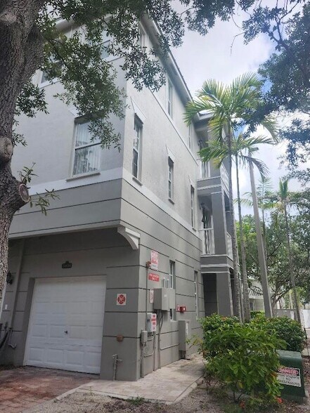 Building Photo - 3408 Shoma Dr