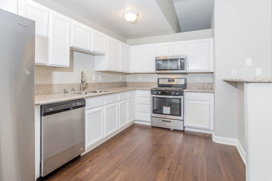 Building Photo - 4030 W Red Coach Ave