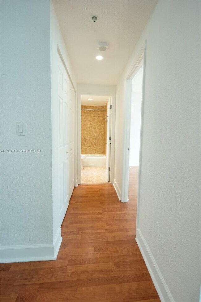 Building Photo - 7501 E Treasure Dr