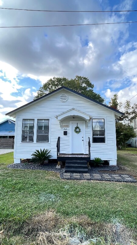 Building Photo - 808 Gordon St