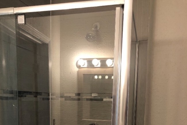 Building Photo - 8119 Rockford Dr